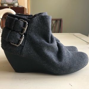 ADORABLE GREY BLOWFISH BOOTS BOOTIES